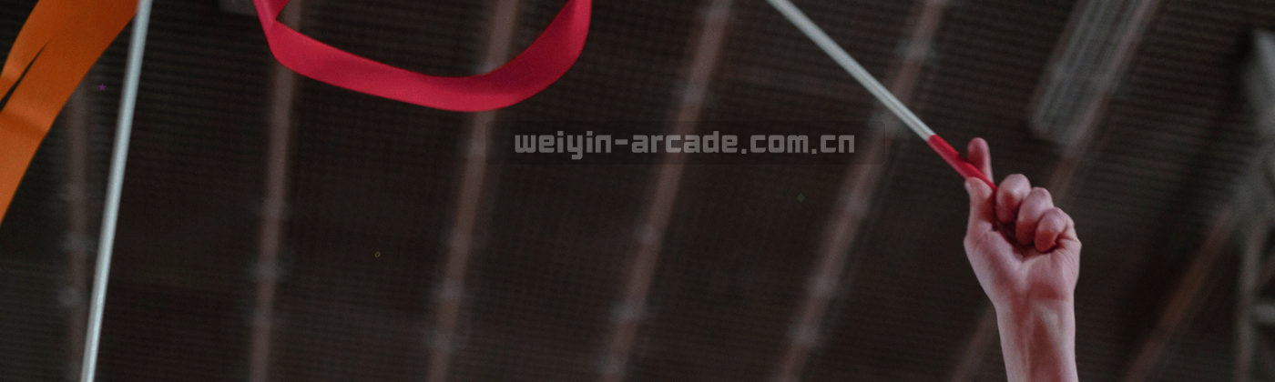 深靛蓝底色上排列的条例横线与条文编号抽象纹理